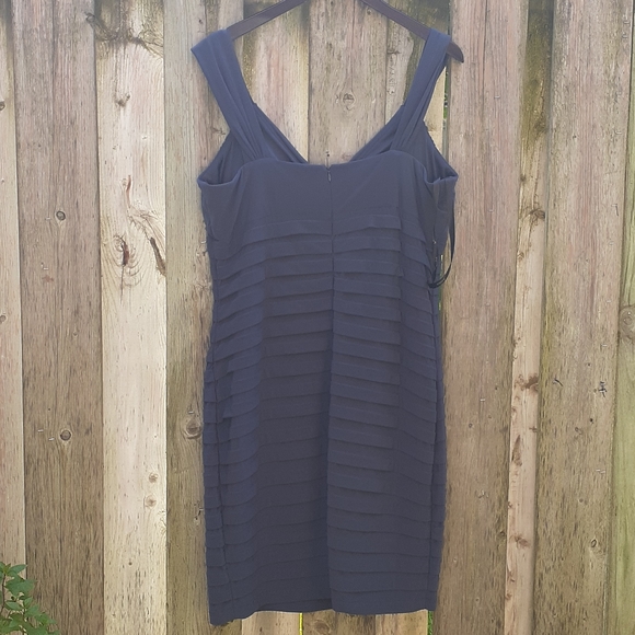 Scarlett Nite Event Dress - Picture 13 of 15